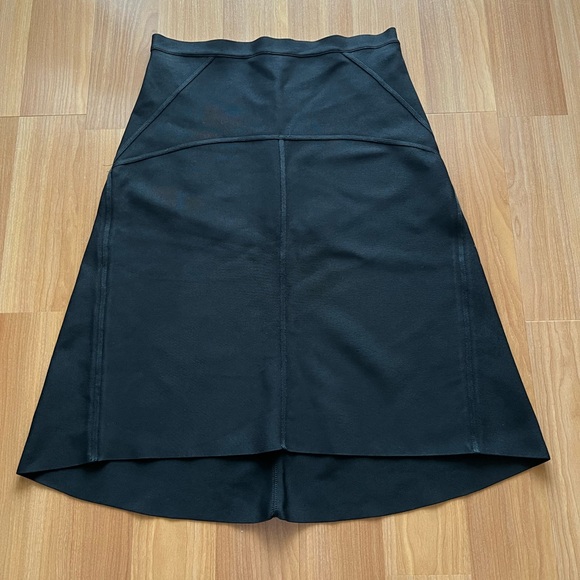BCBGMaxAzria Dresses & Skirts - BCBGMAXAZRIA Manon Black A-Line Skirt Size L Runs Small